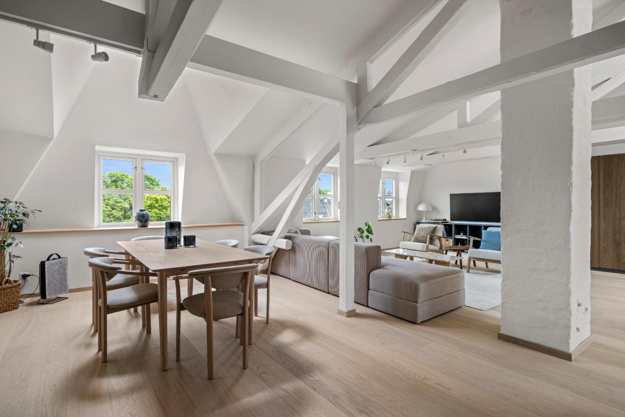 Exclusive Penthouse With Terrace Leilighet *